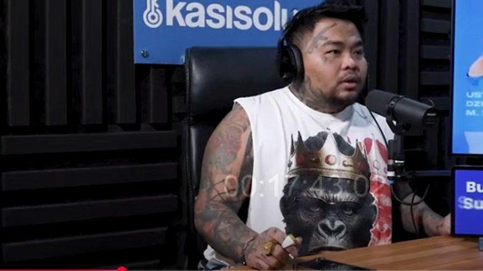 CURHAT KING ABDI. Alumni MasterChef Indonesia season 10, Amrizal Nuril Abdi alias King Abdi mencurahkan mengaku didepak melalui telepon oleh rekan bisnis kulinernya, Selasa, (15/4/2025).