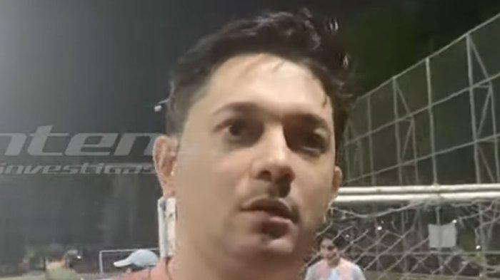 Andrew Andika saat ditemui pada Selasa (21/5/2024) malam di kawasan Gelora Bung Karno (GBK), Senayan Jakarta. Ia minta doa setelah dugaan perselingkuhannya mencuat. 