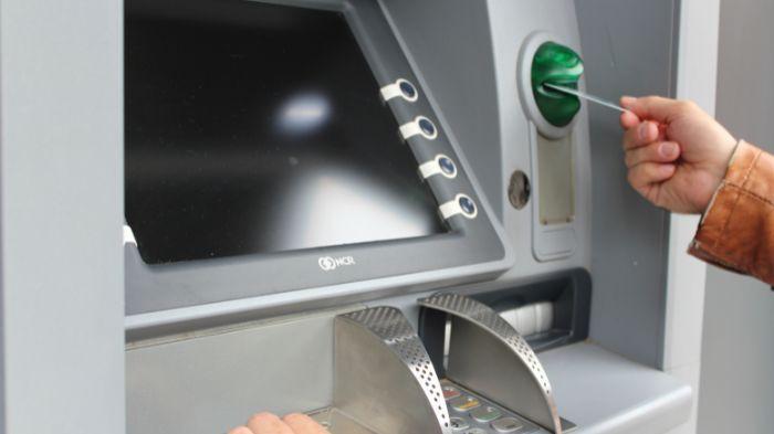PPATK BLOKIR REKENING- Ilustrasi atm terblokir. Anggis menilai kebijakan PPATK memblokir rekening bak mempersulit dirinya sebagai nasabah, meski jarang menggunakan rekening bank untuk bertransaksi.