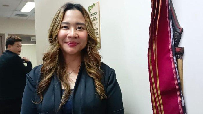 CHIKITA MEIDY GUGAT CERAI - Artis Chikita Meidy resmi menggugat cerai suaminya, Indra Adhitya ke Pengadilan Agama Tigaraksa, Tangerang.