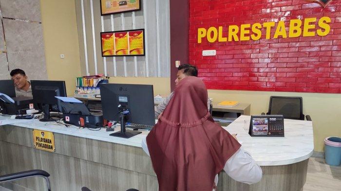 PENIPUAN - Seorang wanita di Palembang bernama Yeyen melapor ke Polrestabes Palembang. Ia menjadi korban penipuan tawaran menjalankan misi di media sosial Telegram dengan iming-iming komisi Rp10 juta, Senin (3/2/2025).