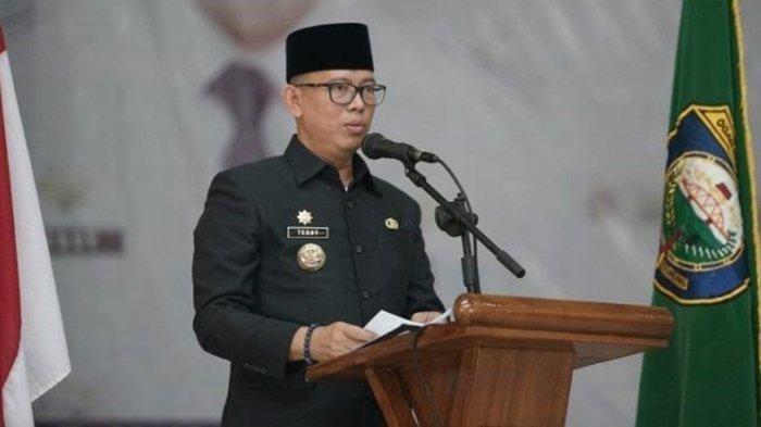 BERBURU DANA PUSAT -- Bupati OKU H Teddy Meilwansyah menganjurkan semua OPD tehnis di jajaran Pemerintah Kabupaten Ogan Komering Ulu agar lebih rajin berburu dana ke pusat.