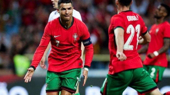 Cristiano Ronaldo mengukir rekor baru saat mencetak gol untuk Portugal saat lawan Republik Irlandia, Rabu (12/6/2024).