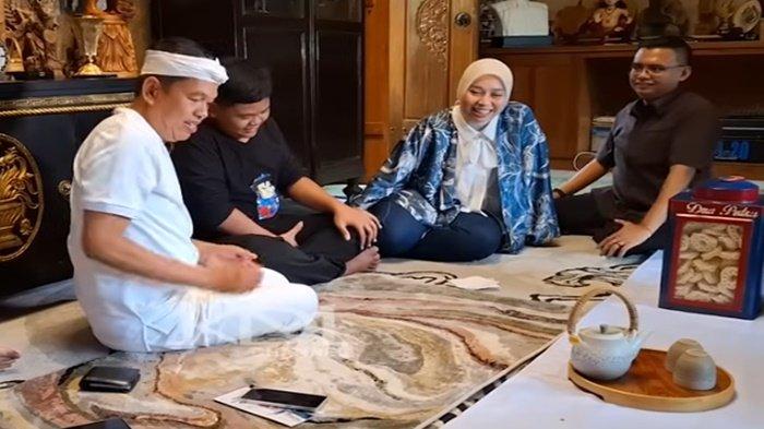 ANAK URUS AYAH SENDIRIAN- Dedi Mulyadi memberikan bantuan dengan menjadikan Raka sebagai anak asuh putranya, Maula Akbar, anggota DPRD Jawa Barat usai ayahnay meninggal dunia