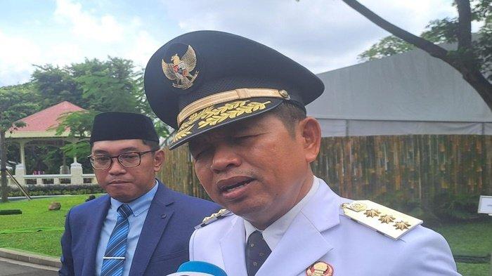 PELANTIKAN DEDI MULYADI. Gubernur Jabar Dedi Mulyadi usai dilantik di Istana, Jakarta, Kamis (20/2/2025).Dedi Mulyadi mengaku langsung mencopot Kepala Sekolah (Kepsek) SMAN 6 Depok yang tetap memberangkatkan siswanya pergi study tour ke Jawa Timur (Jatim).