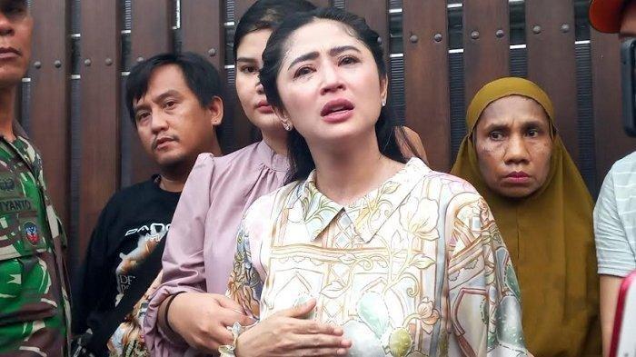 Dewi Perssik di kediamannya, Kamis (29/6/2023).