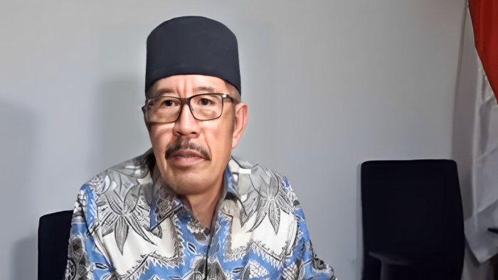 Dharsyi Akib, Ayah Lettu Fardhana memastikan bahwa putranya dengan Ayu Ting Ting memang telah mengakhiri hubungan asmaranya, sepakat keputusan bersama