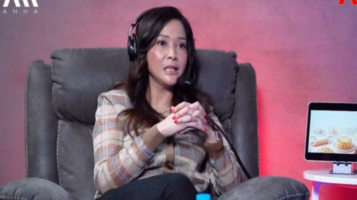 Dibalik hubungan asmara yang baru dijalani El Rumi dan Syifa Hadju, ada peran Maia Estianty sang bunda yang meminta bantuan pacar Dul, Tissa Biani.