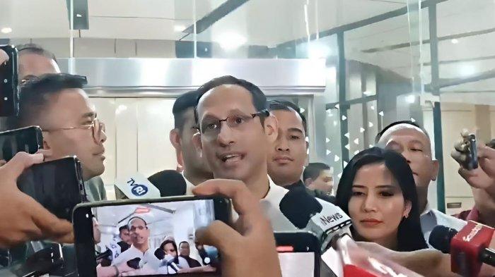KASUS KORUPSI CHROMEBOOK - Eks Mendikbudristek Nadiem Makarim usai diperiksa oleh penyidik Kejaksaan Agung, Jakarta, Selasa (15/7/2025). Dugaan peran Nadiem Makarim terungkap.