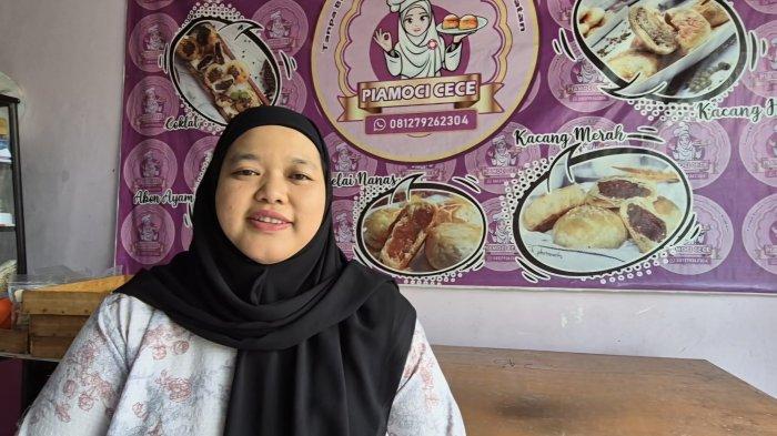 Riani, Owner Piamoci Cece di Prabumulih, Sumatera Selatan.