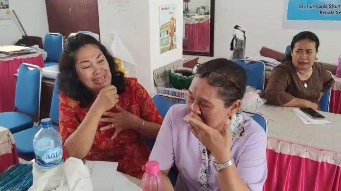 Guru SMP viral menangis masal mengaku diintimidasi dan gaji ditahan Kepala Sekolah.