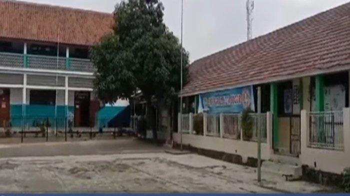 SMP PGRI 11 di Kota Bogor. Guru berinisial H di salah satu SMP swasta di Bogor jadi sorotan dilaporkan setelah diduga menghajar siswanya inisial L(14) babak belur hingga pingsan.
