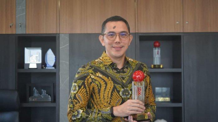 TERSANGKA KORUPSI PERTAMINA - Chief Executive Officer (CEO) PIS Yoki Firnandi ditahbiskan sebagai Outstanding Innovative Corporate Leader ICAII 2023. Harta kekayaan Direktur Utama PT Pertamina International Shipping, Yoki Firnandi turut ditetapkan sebagai tersangka dalam kasus dugaan korupsi tata kelola minyak mentah dan produk kilang pada PT Pertamina Subholding dan Kontraktor Kontrak Kerja Sama (KKKS) tahun 2018-2023 mencapai Rp 44 miliar.