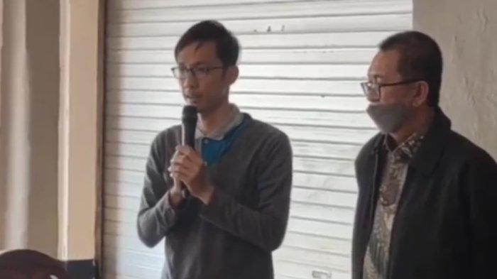 Hendra Purnama calon pengantin pria gelar prewedding pakai flare picu kebakaran di Gunung Bromo