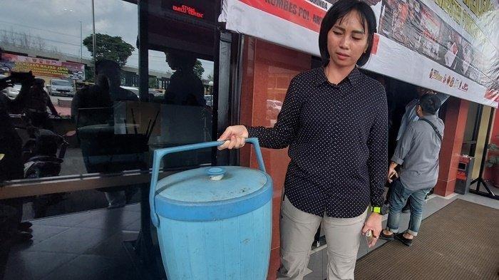 Ibu di Samarinda tega bunuh bayi jasad disembunyikan dalam termos nasi.