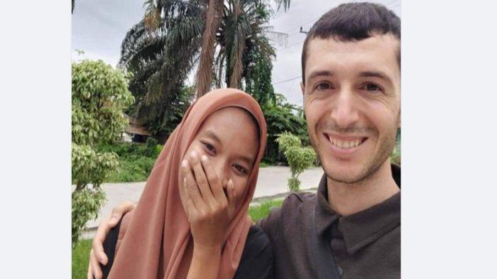 Inilah pria Turki yang viral rela Indonesia demi menemui kekasihnya hingga melangsungkan ijab kabul.