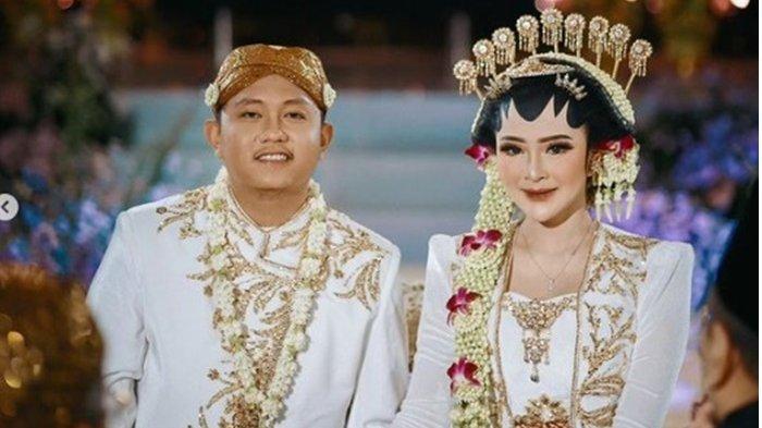 Inilah sederet fakta pernikahan pedangdut Denny Caknan dan Bella Bonita yang digelar tadi malam, Jumat, (7/7/2023). Sempat Selebrasi usai Sah