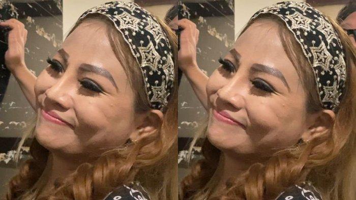 HEBOH TAHAN IJAZAH : Pemilik UD Sentosa Seal, Jan Hwa Diana selepas hearing di kantor DPRD Surabaya pada Selasa, (15/4/2025).