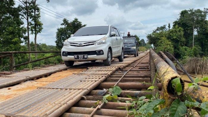 Jalur alternatif PALI-Musirawas ramai dilintasi pemudik yang menggunakan kendaraan roda empat ataupun roda dua, Minggu (7/4/2024)