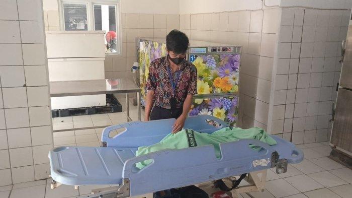 Jenazah anak BTM (4) yang diduga alami kekerasan dari ayah tiri di Cicalengka, Kabupaten Bandung. BTM diduga tewas dalam perjalan ke Purwakarta, Jumat (5/4/2024) pagi.