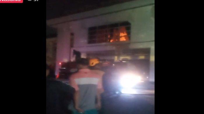 Kebakaran di kantor pemerintahan kabupaten OKU, Senin (15/7/2024)