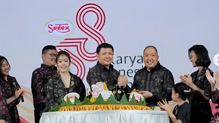 BISNIS GURITA KELUARGA LUKMINTO. Potret Iwan Setiawan Lukminto dan Iwan Kurniawan Lukminto dan dalam Perayaan HUT Sritex ke-58, (16/8/2024). Keluarga Lukminto, pemilik PT Sri Rejeki Isman Tbk atau Sritex yang resmi dinyatakan pailit diketahui memiliki sejumlah lini bisnis lain.
