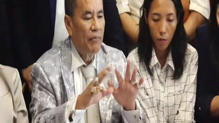 Keluarga Vina beserta pengacara Hotman Paris menolak Polda Jawa Barat (Jabar) yang  menghapuskan dua pelaku di Daftar Pencarian Orang (DPO), yaitu Andi dan Dani.