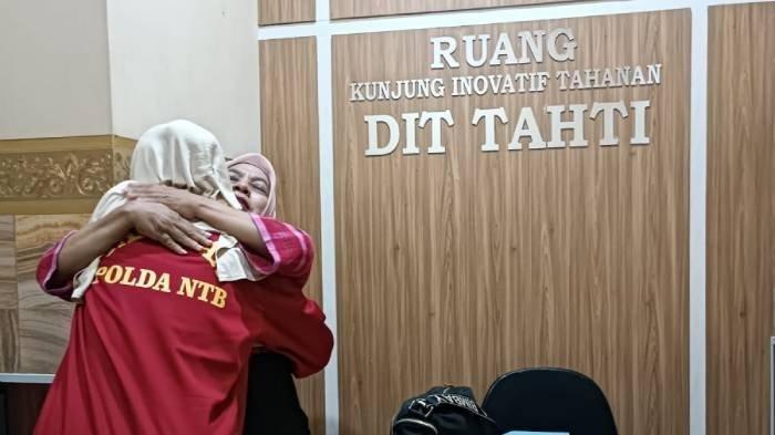 KASUS BRIGADIR NURHADI - Kepala UPTD PPA NTB Eny Chaerany saat bertemu tersangka M di Rutan Polda NTB, Kamis (3/7/2025). Misri mengaku kehadirannya ke Gili Trawangan atas ajakan tersangka Yogi untuk liburan.