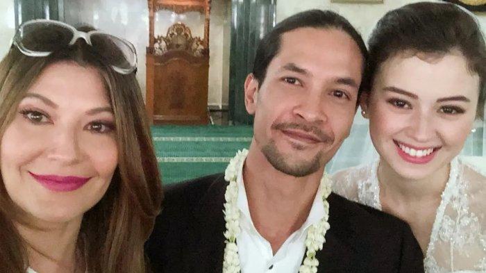 Tamara Bleszynski, Edward Akbar dan Kimberly Ryder. Kimberly Ryder ajak Tamara Bleszynski, tante Edward Akbar bertemu usai merasa miris melihat anak keponakannya,  duduk di pinggir jalan menunggu bajaj