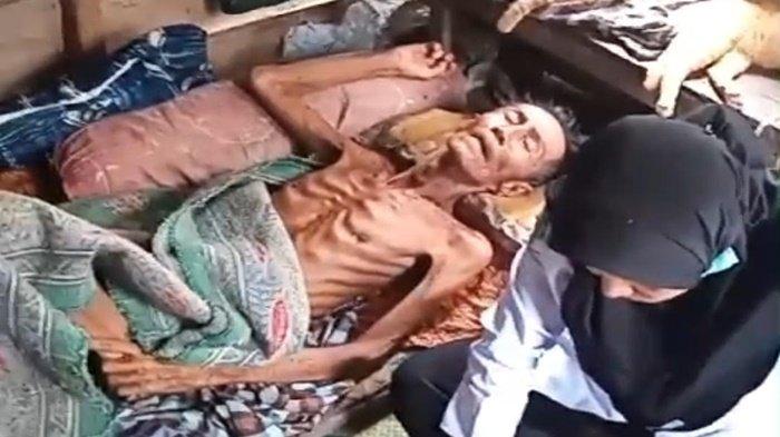 Romzi, warga Sejangko di Ogan Ilir hanya dapat terbaring di kediamannya. Pria 70 tahun tersebut dirawat di RSUD Ogan Ilir mulai Selasa (7/1/2025) lalu.