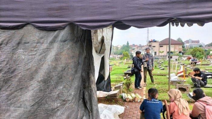 Kondisi Proses Pembongkaran Makam Dante Anak Tamara Tyasmara dan Angger Dimas, Tertutup Dijaga Polisi