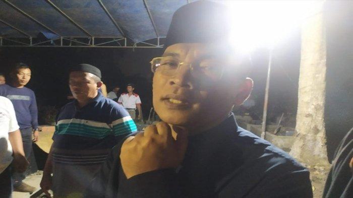 Bupati Muratara, Devi Suhartoni. M Abadi Adik Bupati Muratara Dimakamkan di TPU Kebun Bunga, Devi Suhartoni Serahkan Kasus ke Polisi