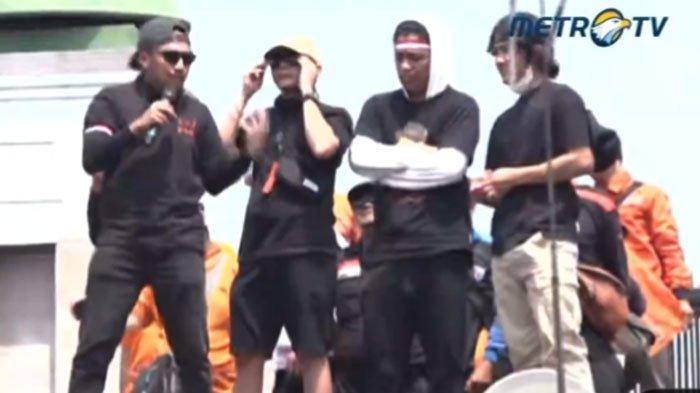 Mamat Alkatiri hingga Abdur Arsyad Orasi di Gedung DPR Demo Peringatan Darurat, Minta Massa Bersatu