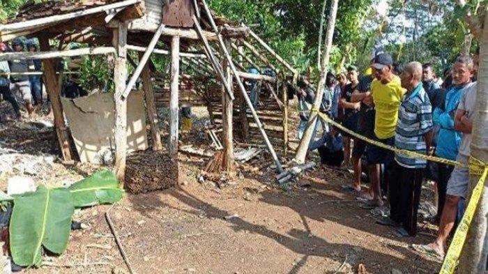 Mayat wanita berambut panjang ditemukan di kebun Desa Darupono Kecamatan Kaliwungu Selatan, Kendal, Jawa Tengah, Kamis (17/10/2024) pagi.