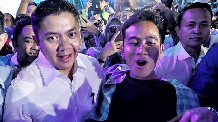 Momen Gibran Rakabuming Raka Digendong Mayor Teddy Usai Quick Count Prabowo Unggul