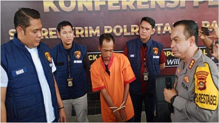 Motif Dani pembunuh calon pengantin di Palembang, pelaku dan Agustiva calon istri korban Farid tak lain mantan istri siri pelaku baru pisah empat bulan. Hal ini terungkap saat gelar perkara di halaman Mapolrestabes Palembang, Sabtu (16/12/2023), siang.