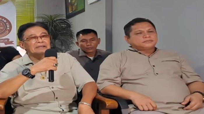 YONI DORES LAPORKAN LESTI KEJORA - Musisi Yoni Dores bersama kuasa hukumnya mengungkapkan soal  kekecewaanya usai lagu ciptaannya diduga dinyanyikan Lesti Kejora.
