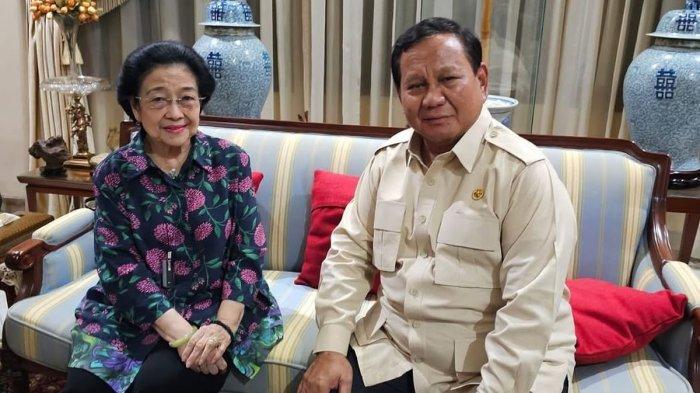 PRABOWO BERTEMU MEGAWATI - Pertemuan Prabowo-Megawati di rumah Megawati, di Jalan Teuku Umar, Jakarta Pusat Senin (7/4/2025) malam