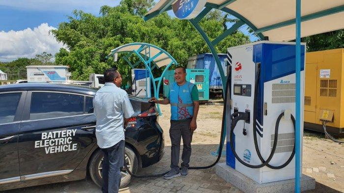 PT PLN (Persero) telah menyiapkan 108 charging station atau Stasiun Pengisian Kendaraan Listrik Umum (SPKLU)