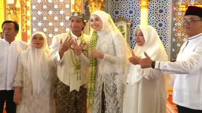 MEGAWATI HANGESTRI MENIKAH- Pasangan atlet Megawati Hangestri Pertiwi dan Dio Novandra kini resmi sah menikah, Jumat (4/7/2025). mahar uang tunai Rp4.725.000 dan emas 8 gram