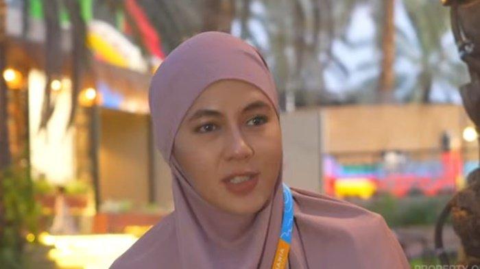 Paula Verhoeven curhat kembali mengenang saat dirinya pertama kali umrah setelah menikah dengan Baim Wong, berdoa minta rumah tangganya harmonis