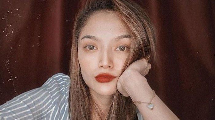 Pedangdut Siti Badriah 