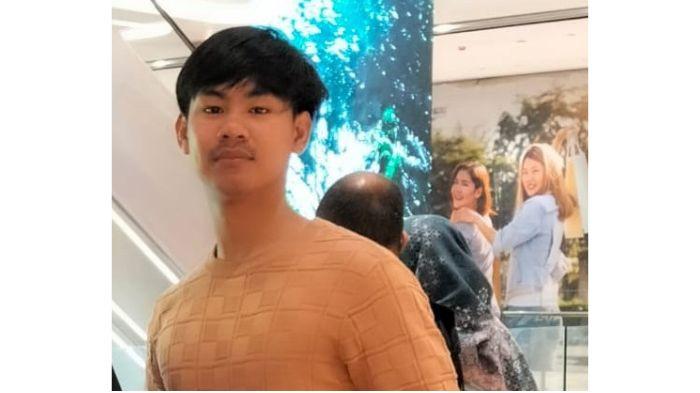 INFO ORANG HILANG - Asep Hidayat dan pakaian yang digunakan saat terakhir kali meninggalkan rumah pada Selasa (22/7/2025) lalu. Orang tua dan keluarga terus berupaya mencari keberadaan pemuda tersebut. 