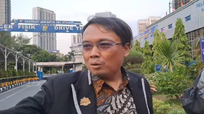 Pengacara Agus Salim, Raden Dadan Mariana menanggapi soal Pratiwi Noviyanthi yang tes urine usai disebut pakai narkoba.