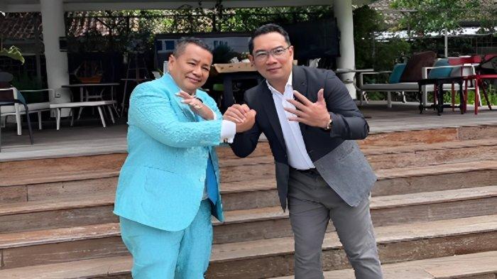 HOTMAN PARIS BANTU RIDWAN KAMIL- Potret Pengacara kondang Hotman Paris dan Ridwan Kamil, Jumat (18/4/2025). Hotman Paris ngaku dicurhati mantan Gubernur Jawa Barat, Ridwan Kamil terkait kasus yang melibatkan Lisa Mariana.