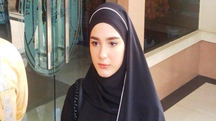 Yasmin Ow, istri Aditya Zoni mengatakan dirinya sudah ditalak cerai oleh suami sejak pertengahan 2023 lalu.