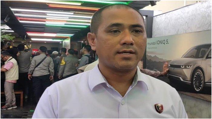 Plt Dirreskrimsus Polda Sumsel, AKBP Putu Yudha Prawira mengungkap, Ditreskrimsus Polda Sumsel telah menerima pengaduan keluarga bocah yang ujung bagian sensitif terpotong ketika mengikuti sunatan massal di Lahat, Kamis (30/11/2023).