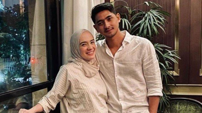 ARYA SALOKA GUGAT CERAI PUTRI ANNE - Potret Arya Saloka dan Putri Anne sebelum rumah tangga retak, kini resmi gugat cerai.