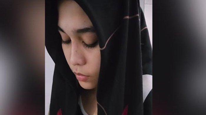 Satu teman dari Marisa Putri (21), mahasiswi yang tabrak seorang ibu rumah tangga (IRT) bernama Renti Marningsih (46), akhirnya berhasil diamankan polisi.