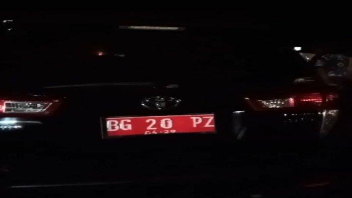 Screenshot video Kecelakaan di jalan Tol Prabumulih KM 48, Agya Tabrak Truk